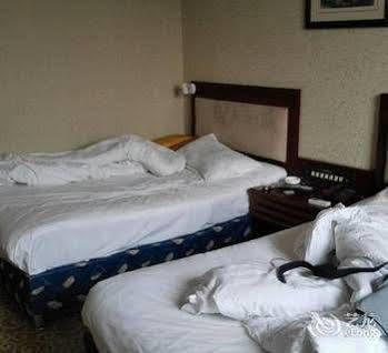 Qingpu Family Hotel *