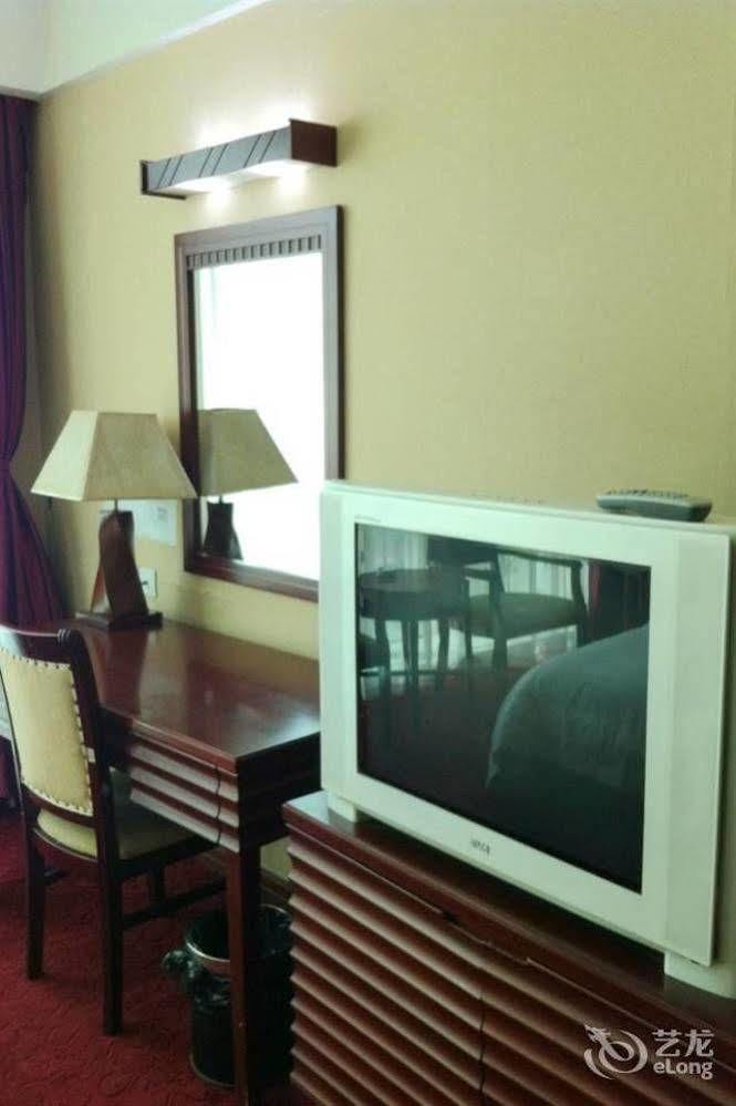 Qingpu Family Hotel *