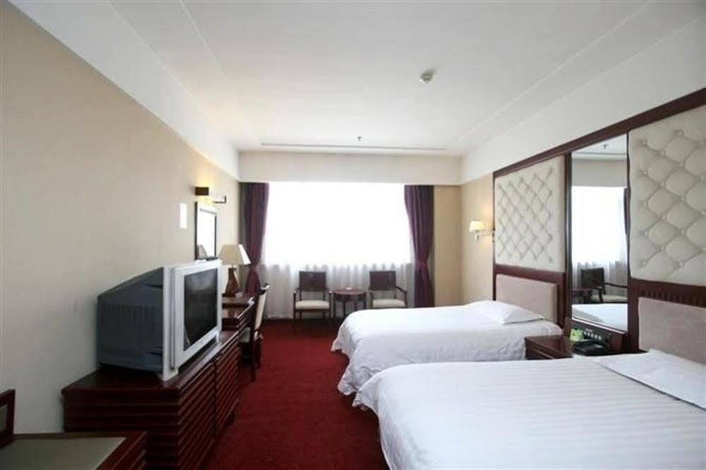 Qingpu Family Hotel